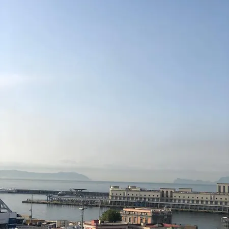 Marina Sky 8 4* Neapel