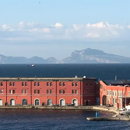 Marina Sky 8 4* Nápoles