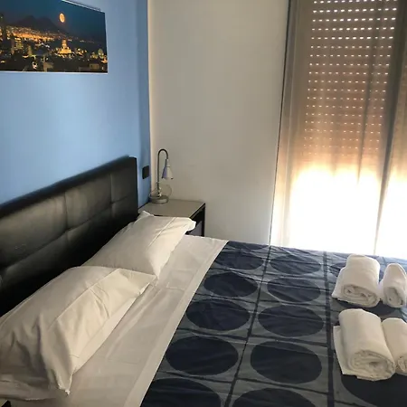 Marina Sky 8 Nápoly