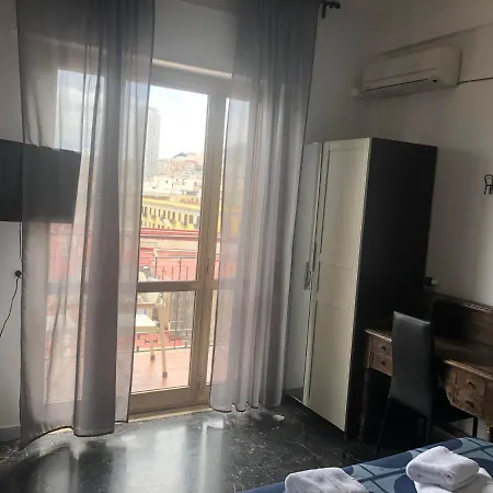 Marina Sky 8 招待所 4*